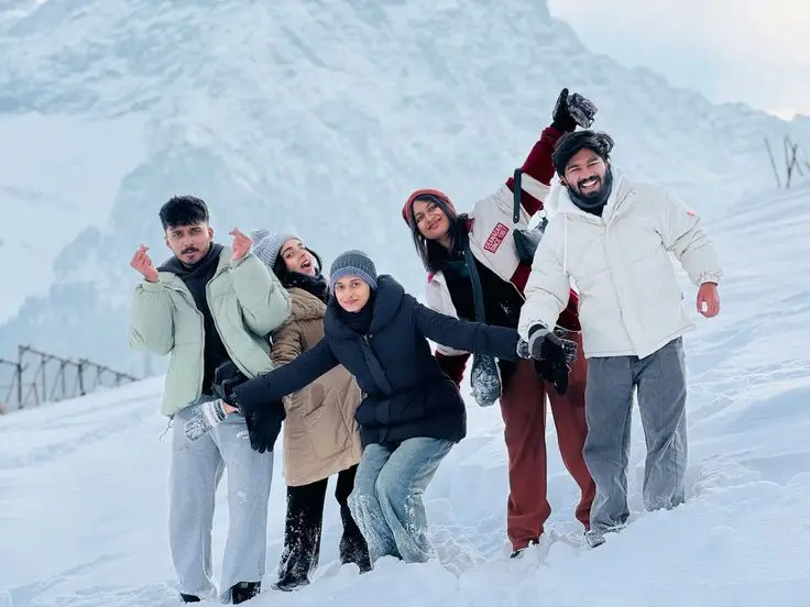 Kashmir Family Package 6 Nights 7 Days